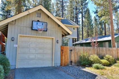 Custom Lake Tahoe Cottage House - image 11