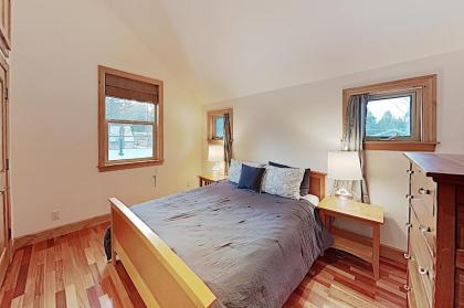 Custom Lake Tahoe Cottage House - image 7