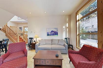 Custom Lake Tahoe Cottage House - image 9