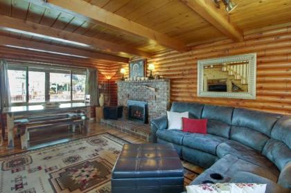 Rustic Tomahawk Cabin - image 8