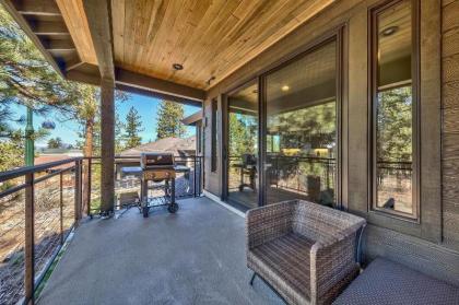 Brand New 4 Br Luxury Home Minutes From Lake Tahoe Townhouse - image 8