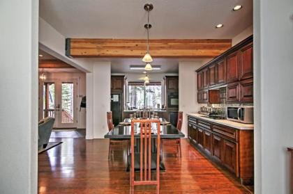 Luxurious 2-Suite Lodge Only 1 5 Mi to Lake Tahoe! - image 9