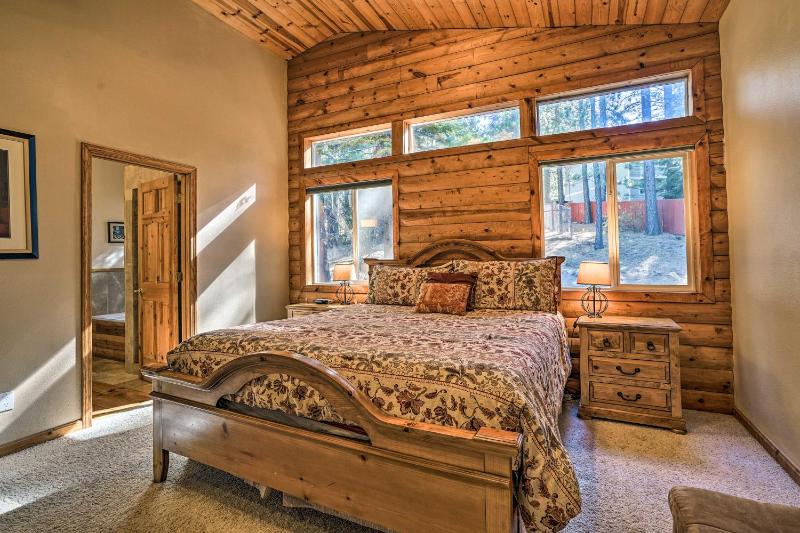 Lake Tahoe Home with Private Indoor Pool and Hot Tub! - image 3