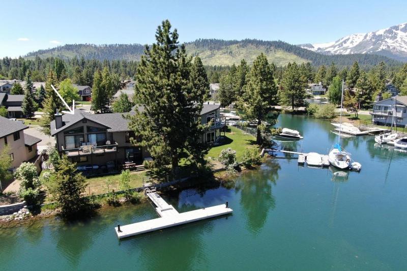 Splash Pad by Lake Tahoe Accommodations - image 2