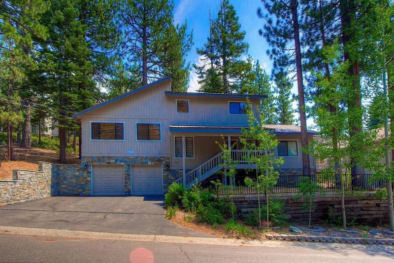 Lupine Lodge by Lake Tahoe Accommodations - main image