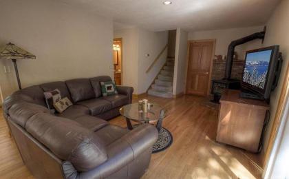 Lupine Lodge by Lake Tahoe Accommodations - image 12