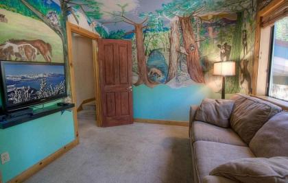 Lupine Lodge by Lake Tahoe Accommodations - image 4