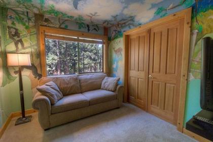 Lupine Lodge by Lake Tahoe Accommodations - image 5