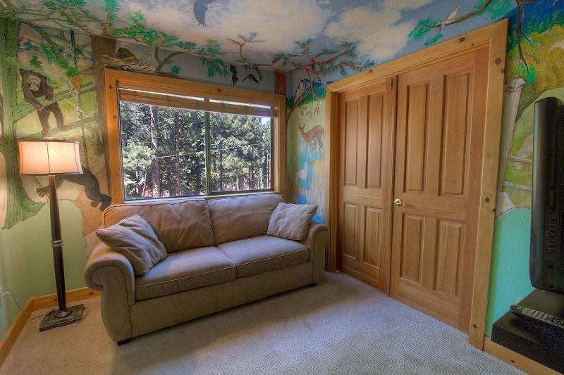 Lupine Lodge by Lake Tahoe Accommodations - image 5