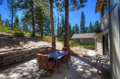 Lupine Lodge by Lake Tahoe Accommodations - image 8