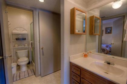 Gunbarrel Getaway by Lake Tahoe Accommodations - image 7