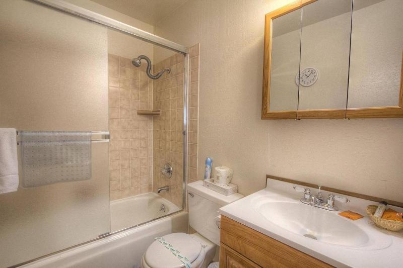 Azure Place by Lake Tahoe Accommodations - image 6