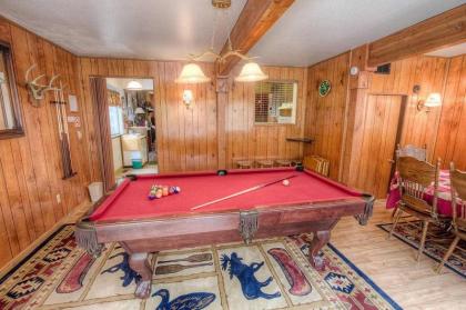 Bambis Bunkhouse by Lake Tahoe Accommodations - image 2