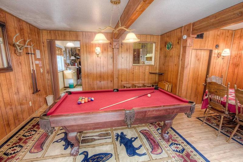 Bambis Bunkhouse by Lake Tahoe Accommodations - image 2