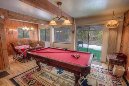 Bambis Bunkhouse by Lake Tahoe Accommodations - image 5