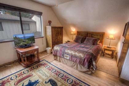 Bambis Bunkhouse by Lake Tahoe Accommodations - image 7