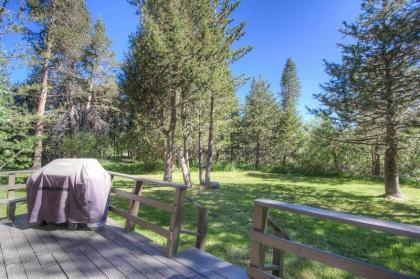 Woodys Retreat by Lake Tahoe Accommodations - image 8