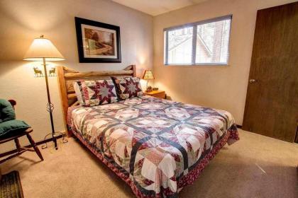 Tahoe Island Hideaway by Lake Tahoe Accommodations - image 2