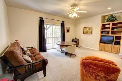 Tahoe Trails Lodge by Lake Tahoe Accommodations - image 11
