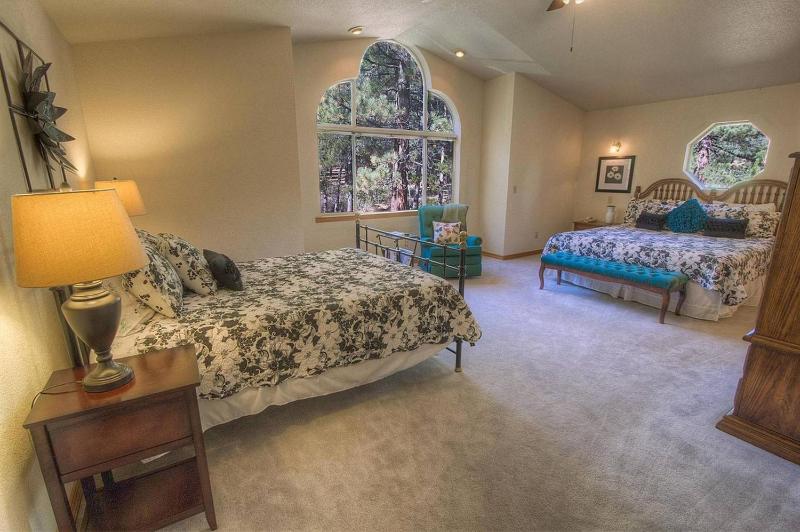 Tahoe Trails Lodge by Lake Tahoe Accommodations - image 2