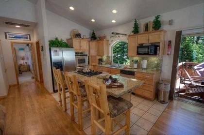 Pine Mountain Paradise by Lake Tahoe Accommodations - image 4