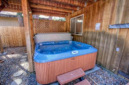 Pine Mountain Paradise by Lake Tahoe Accommodations - image 9