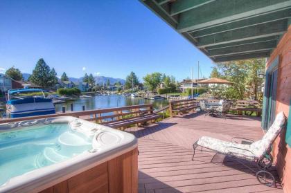 Emerald Lodge by Lake Tahoe Accommodations - image 10