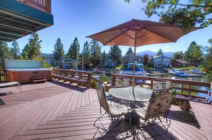 Emerald Lodge by Lake Tahoe Accommodations - image 7