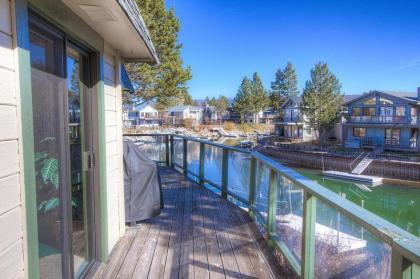 Evergreen Escape by Lake Tahoe Accommodations - image 10