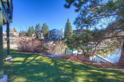 Evergreen Escape by Lake Tahoe Accommodations - image 11