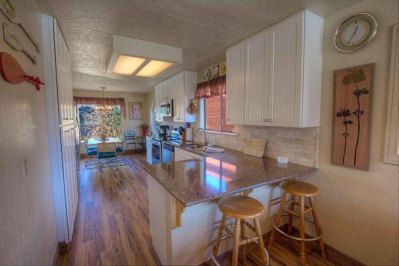 Evergreen Escape by Lake Tahoe Accommodations - image 4