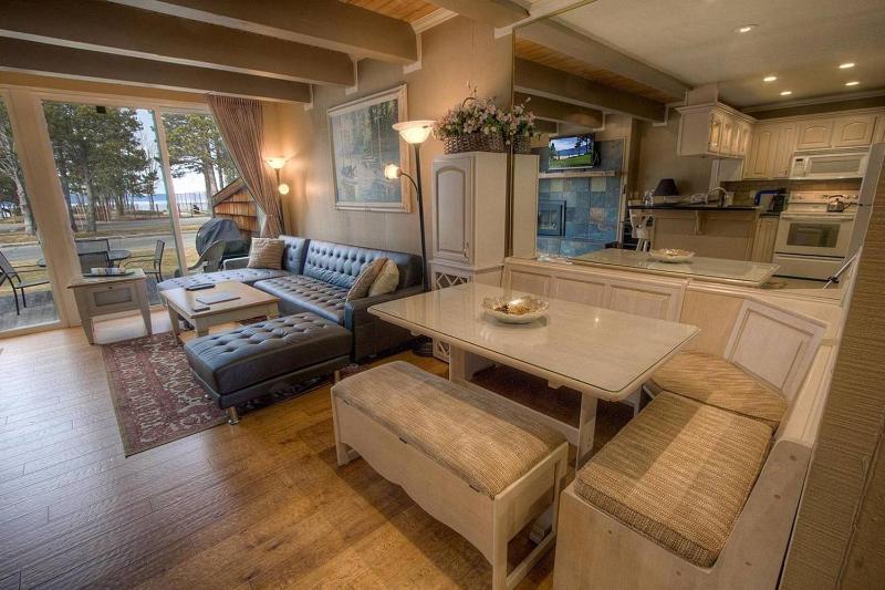 The Emerald by Lake Tahoe Accommodations - image 3