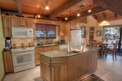 Sky Chalet by Lake Tahoe Accommodations - image 8