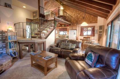 Sky Chalet by Lake Tahoe Accommodations - image 9