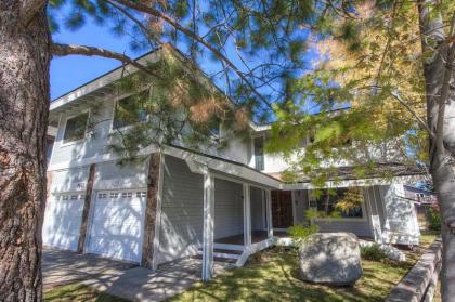 Gone Fishing by Lake Tahoe Accommodations - image 4