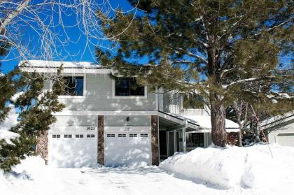 Gone Fishing by Lake Tahoe Accommodations - image 5