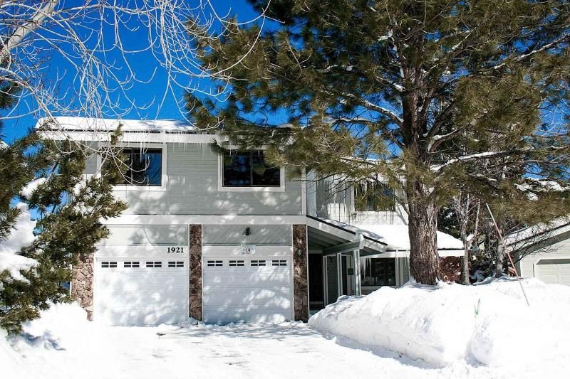 Gone Fishing by Lake Tahoe Accommodations - image 5