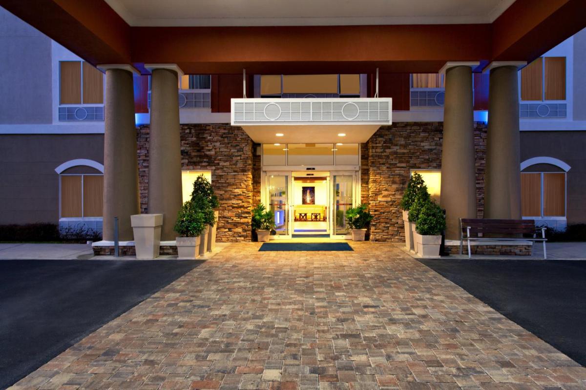 Holiday Inn Express Lake Wales North-Winter Haven an IHG Hotel - image 3