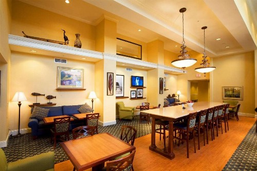 Hampton Inn & Suites Lake Wales - image 2