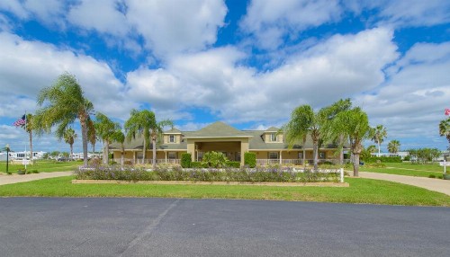 Rainbow Resort - image 12