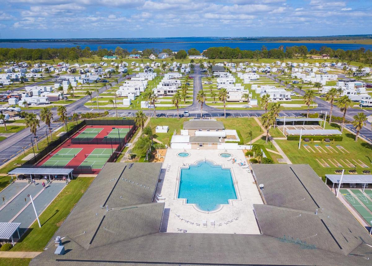Rainbow Resort - image 6