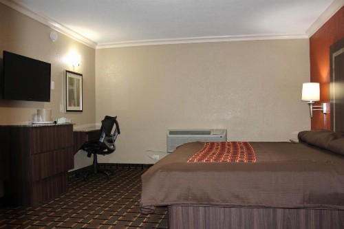 Budget Inn Lake Wales - image 33