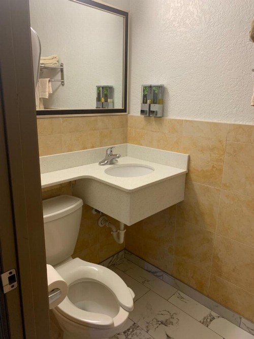 Budget Inn Lake Wales - image 9