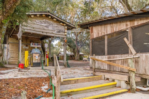 Camp Mack A Guy Harvey Lodge - image 10