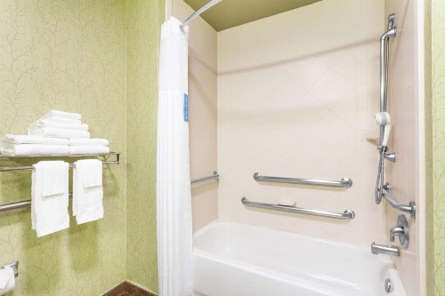 Hampton Inn West Palm Beach-Lake Worth-Turnpike - image 25