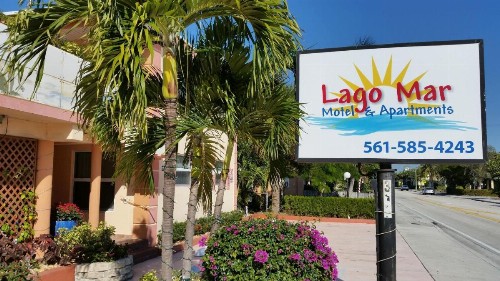Lago Mar Motel and Apartments