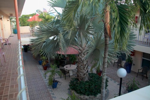 Lago Mar Motel and Apartments - image 9
