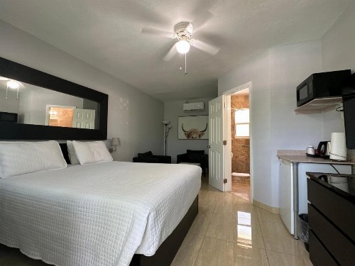 White Horse Motel - image 8