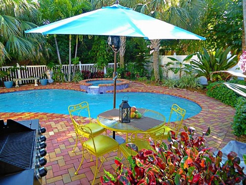 Beautiful Home with a Magical Pool - image 7