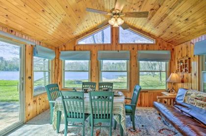 Lakefront Log Cabin - Boat Swim and Fish!